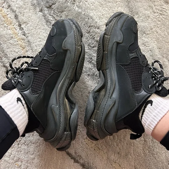 Balenciaga Triple S Black Clear Sole Size 40 men’s Authentic Fashion Sneakers - Picture 4 of 5